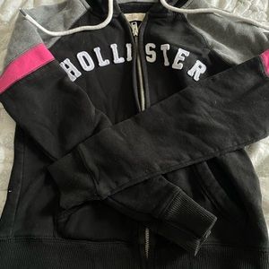 ✨HOLLISTER ZIP HOODIE